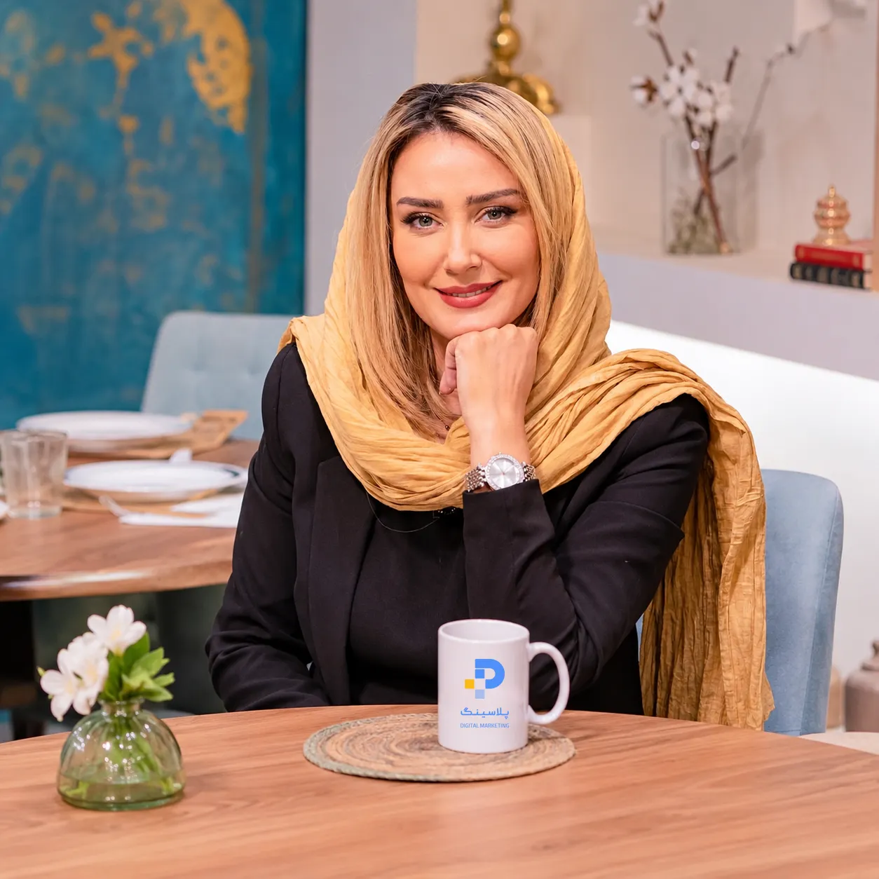 خانم فلورا روحانی پروژه به خانه برمیگردید