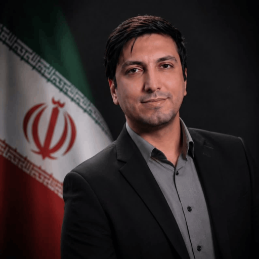 لوگو سایت محمدامین عابدی با تصویر شخصی خودش
